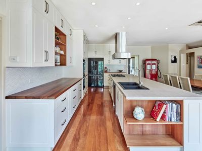 10 Ferrier Street, Mount Macedon