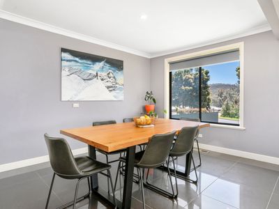 705 CENTAUR ROAD, Hamilton Valley