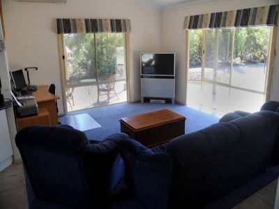 76 Pelchens Road, Horsham