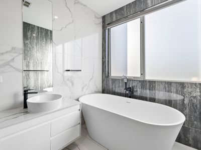 4 Crowther Place, Curtin