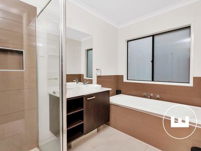 98 Scotsdale Drive, Cranbourne East