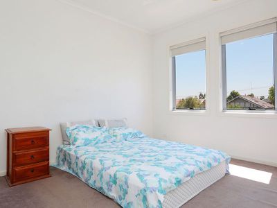 2 / 15 Cottrell Street, Werribee