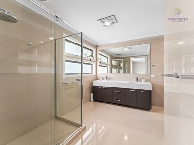 16 Outrigger Court, Point Cook