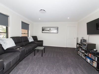 8 Tanderra Drive, Dubbo
