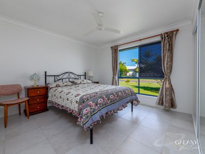 4 Betty Close, Coral Cove