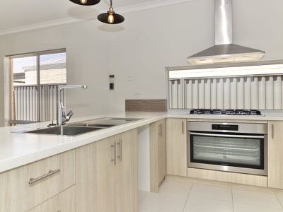 8 Saxon Lane, Baldivis