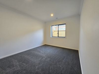 4 Nesting Way, Werribee