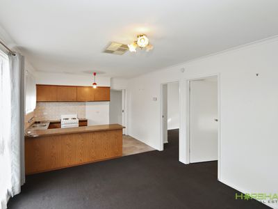 1 / 15 Schwarz Avenue, Horsham