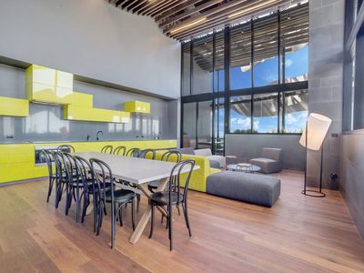 1702 / 551 Swanston Street, Carlton