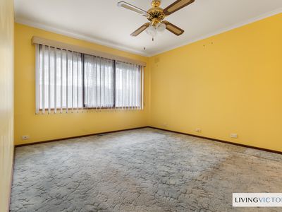 8 Wimmera Court, Werribee
