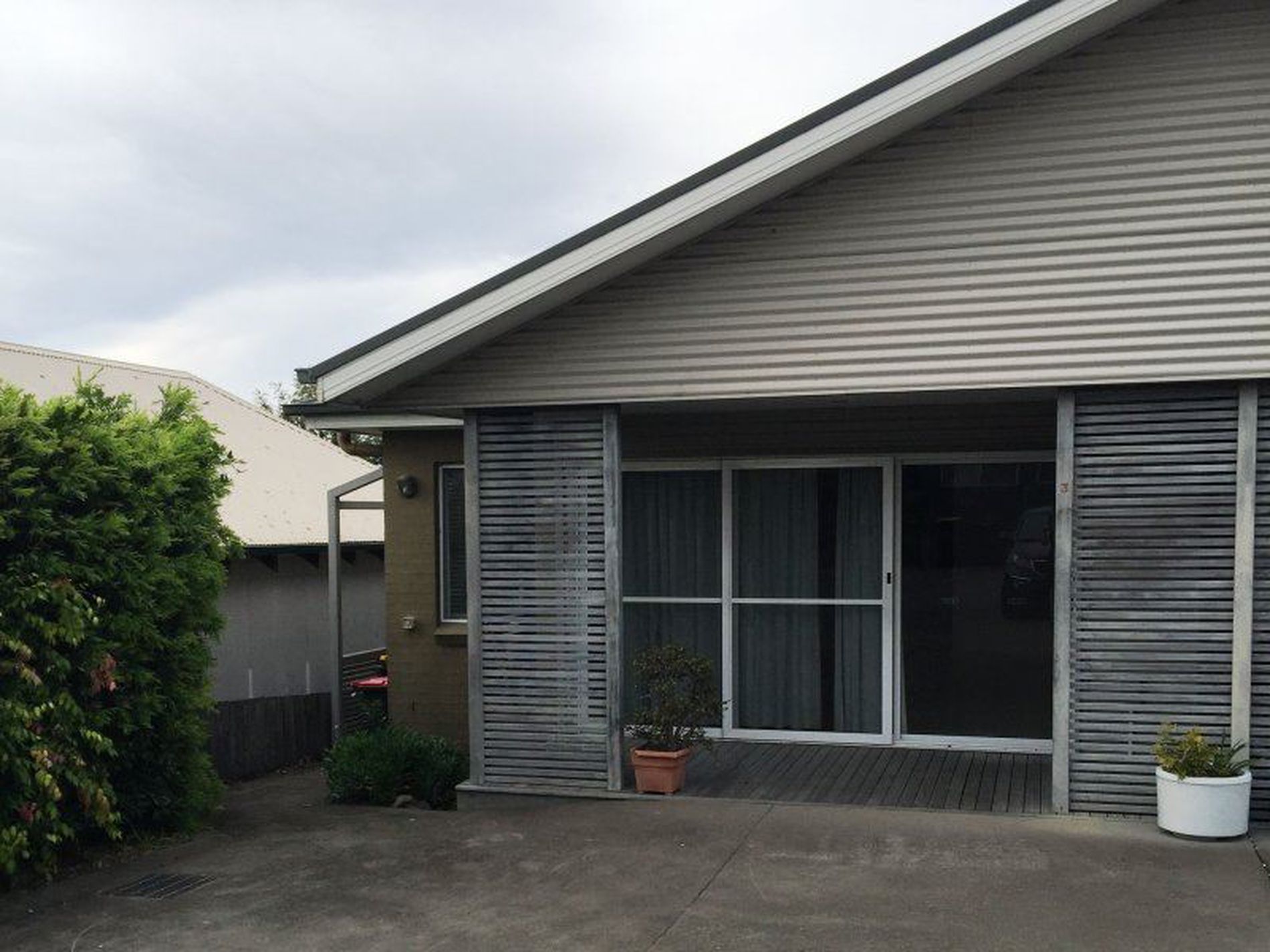 3 / 143 Princes Highway, Milton