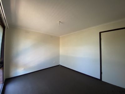 4 / 12 Moffatt Crescent, Hoppers Crossing