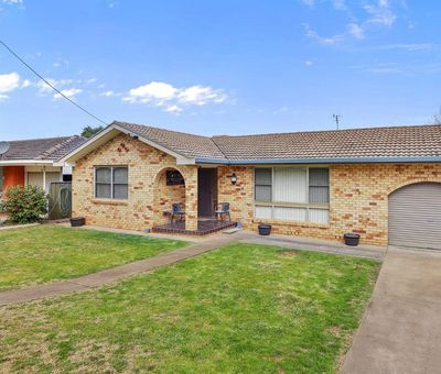 87 Manilla Road, Tamworth