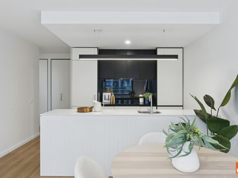 206 / 21 Challis Street, Dickson