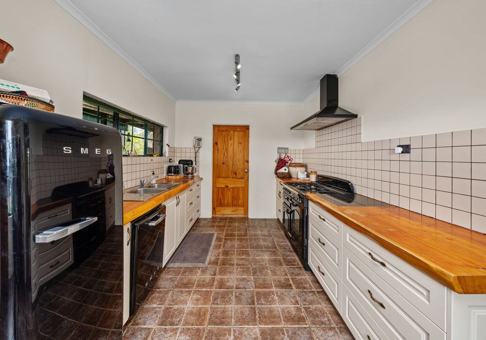 523 Yarlington Road, Colebrook