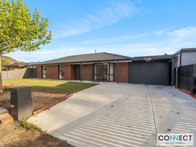 10 Hindmarsh Court, Cranbourne North