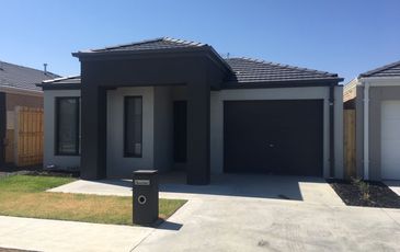 22 NEWCASTLE DRIVE, Officer
