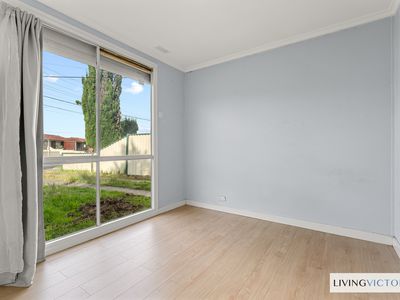 73 Talintyre Road, Sunshine West