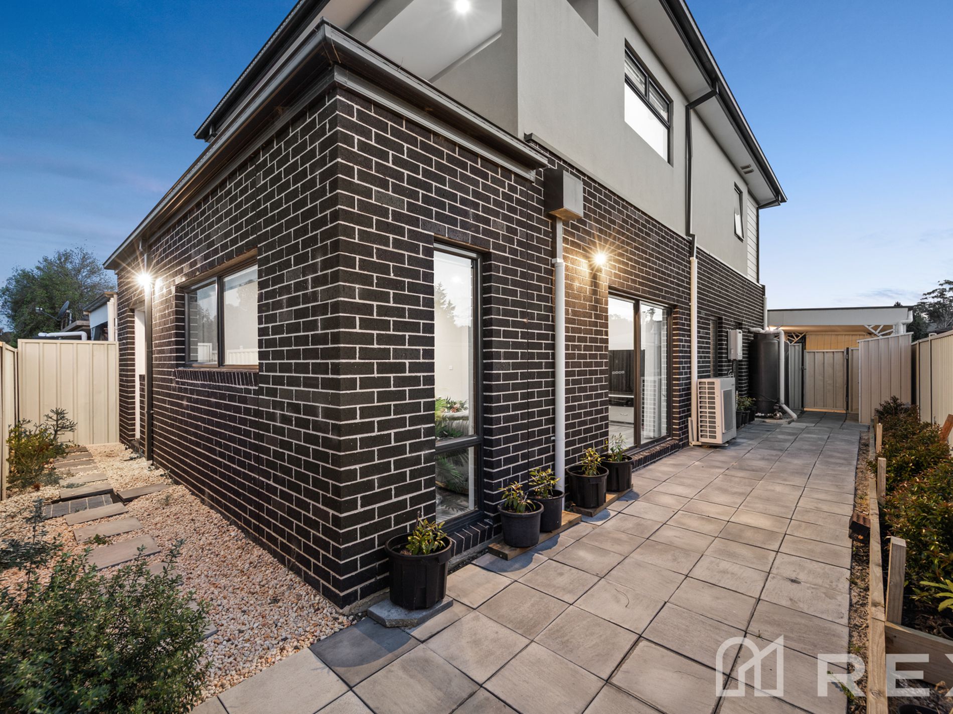 2 / 33 Arcadia Avenue, Hallam