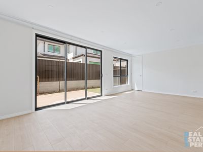 3 / 5 Sylvanwood Crescent, Narre Warren