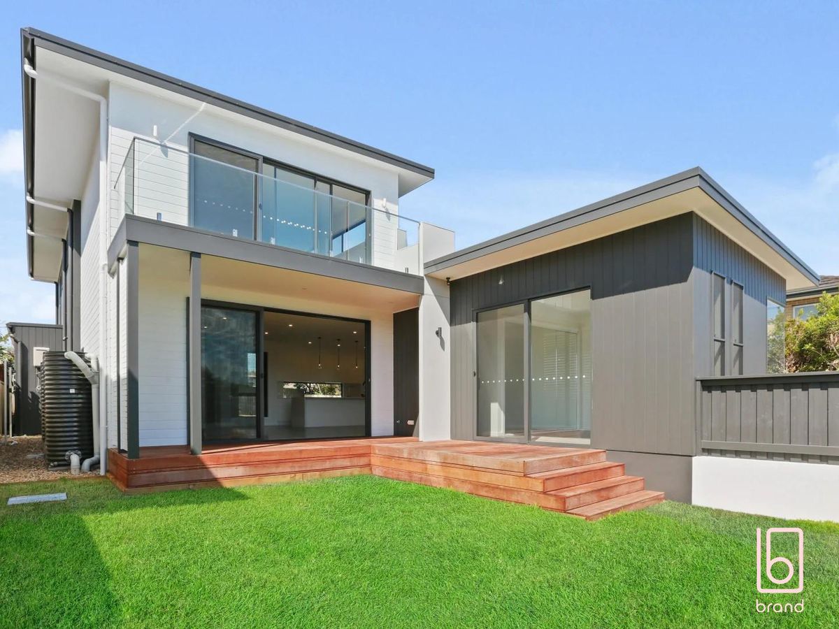11 Campbell Avenue, The Entrance