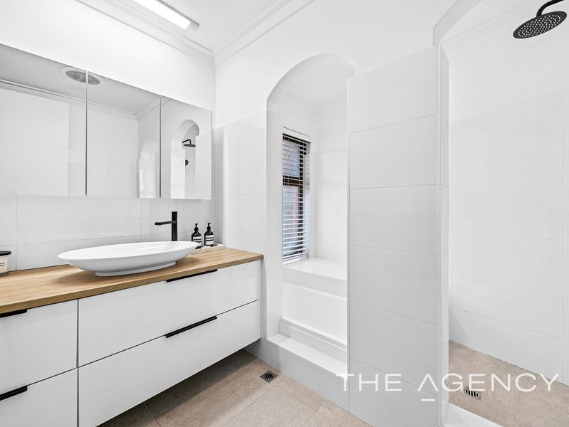 1 / 28 Allerton Way, Booragoon