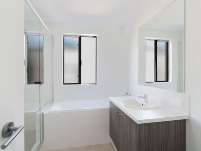 104 McDonald Rd, Baldivis