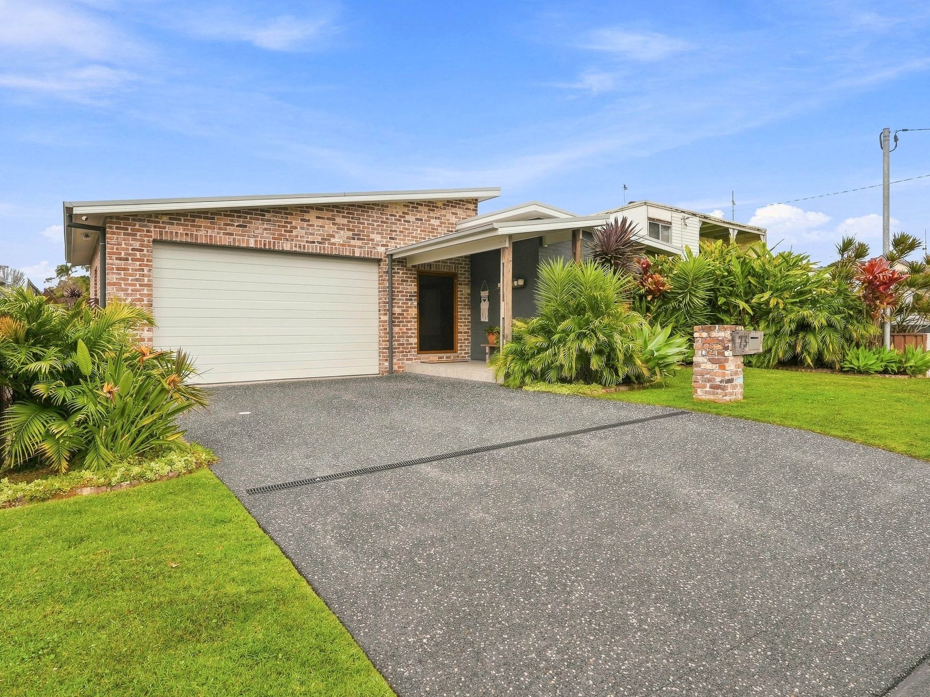 73 Deakin Street, Oak Flats