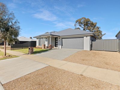 24 Blackwood Crescent, Yarrawonga