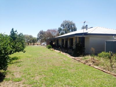 2 / 3756 Murray Valley Highway, Rutherglen