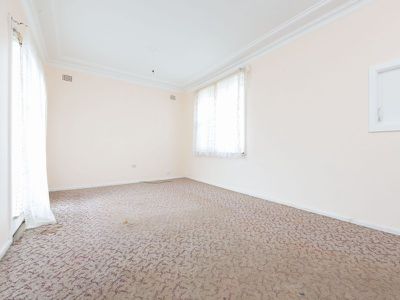 165 Princes Highway, Dapto