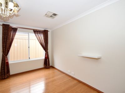 22 Irvine Parade, Hammond Park