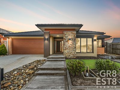 4 Harper Crescent, Cranbourne West