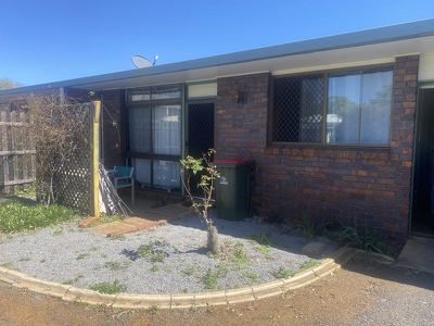 3 / 4 Booth Street, Kingaroy