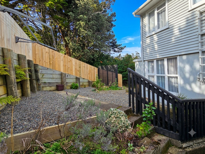 8A Devon Place, Cannons Creek