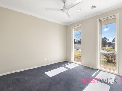 2 Lovejoy Avenue, Blayney