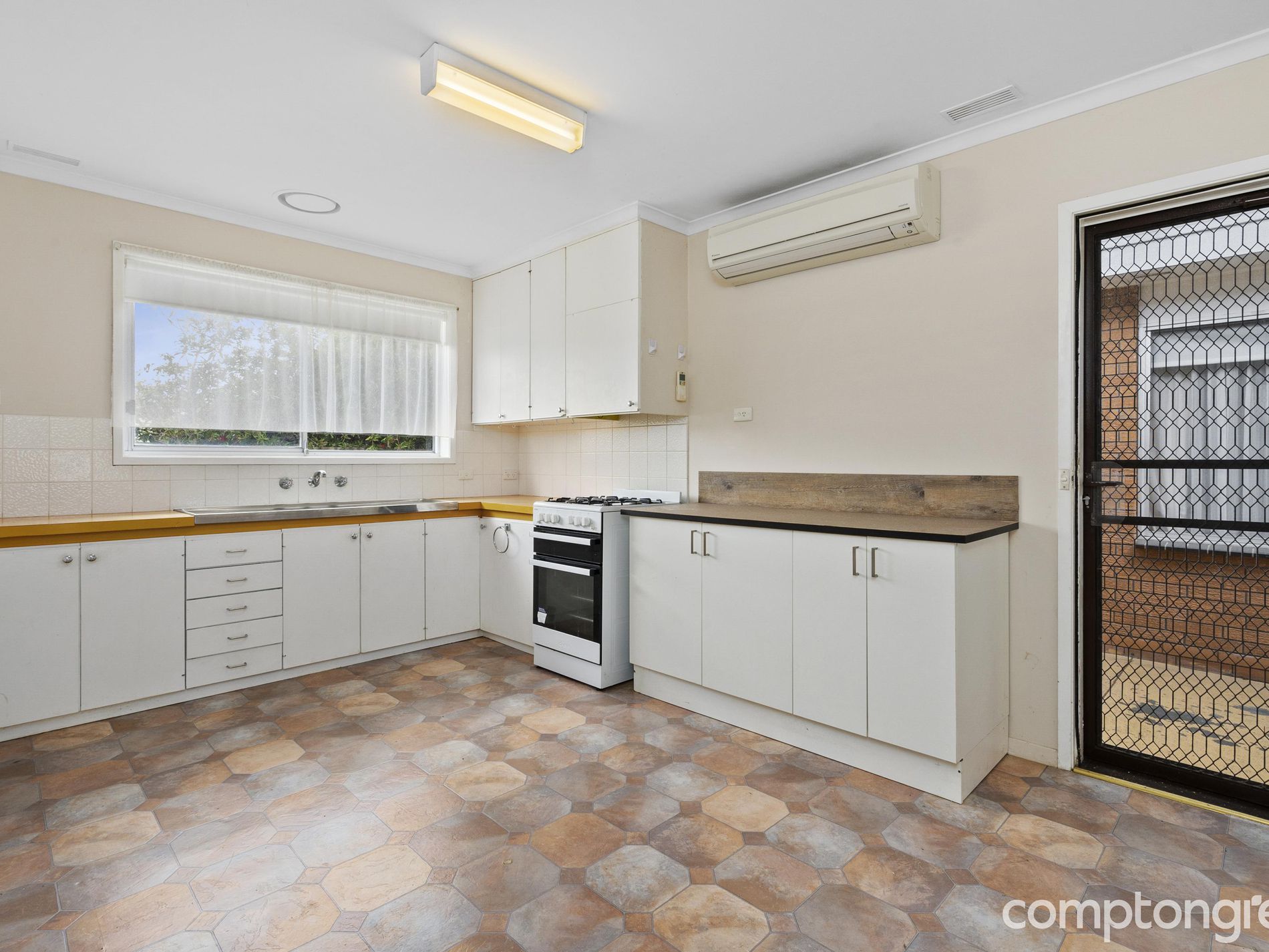 3 / 8 McAdam Crescent, Colac
