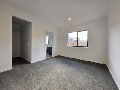 4 Nesting Way, Werribee