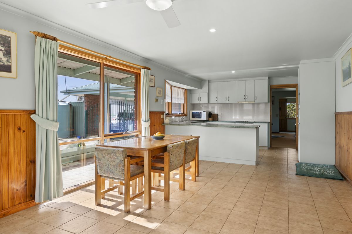 9 Club Court, Mansfield