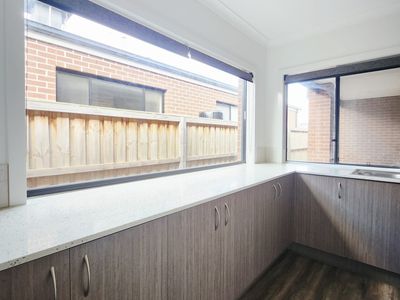95 Holyoake Parade, Manor Lakes
