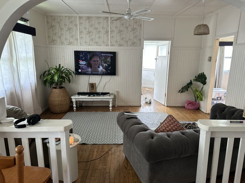 Developer/Renovator/Investor Alert! 
Short walk to Yandina Township.