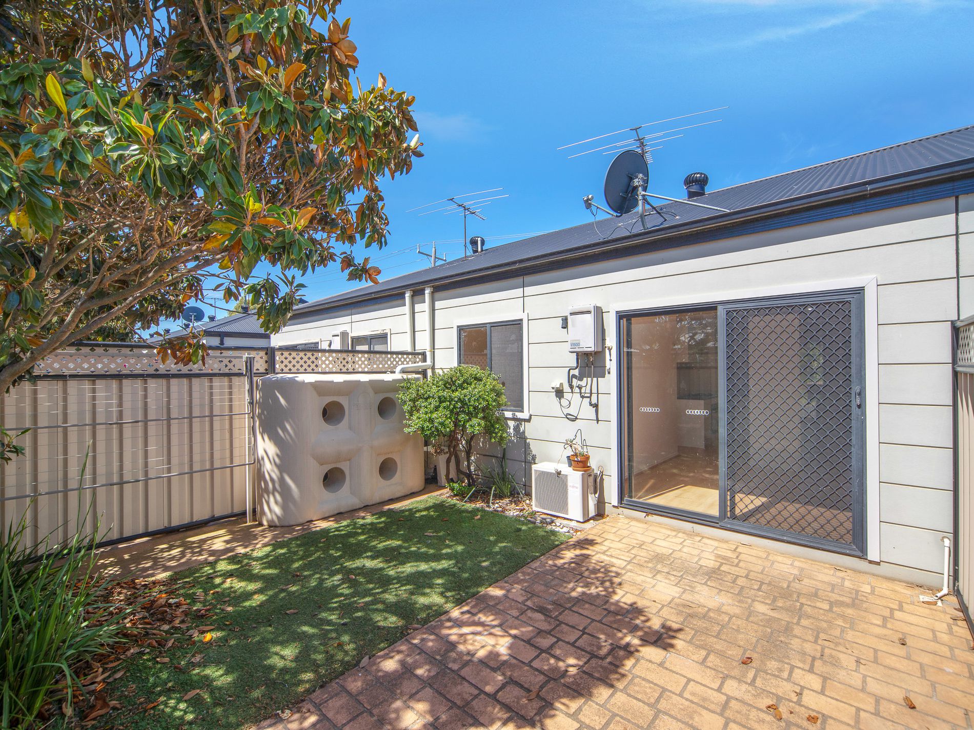 2 / 2-6 Kelly Street, Werribee