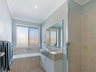 18 Waratah Ct, Yamanto