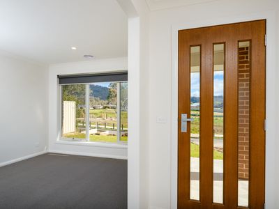 24 ASHBURTON CIRCUIT , Wodonga