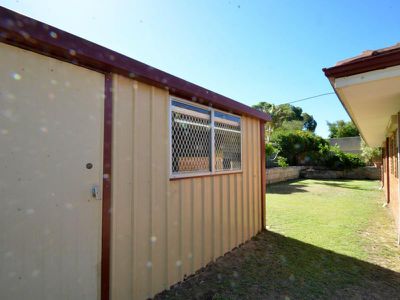 8 Rossetti Court, North Lake