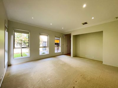 63 Avondale Way, Eastwood