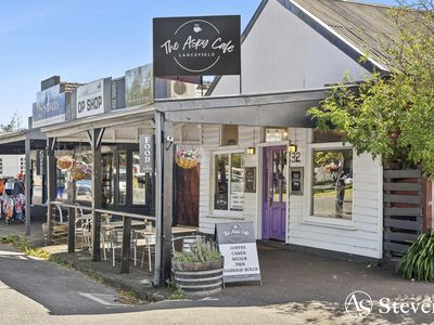 An Established Café with Popular Indoor and Outdoor Dining Spaces
