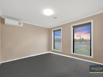 1 Bracken Close, Tarneit