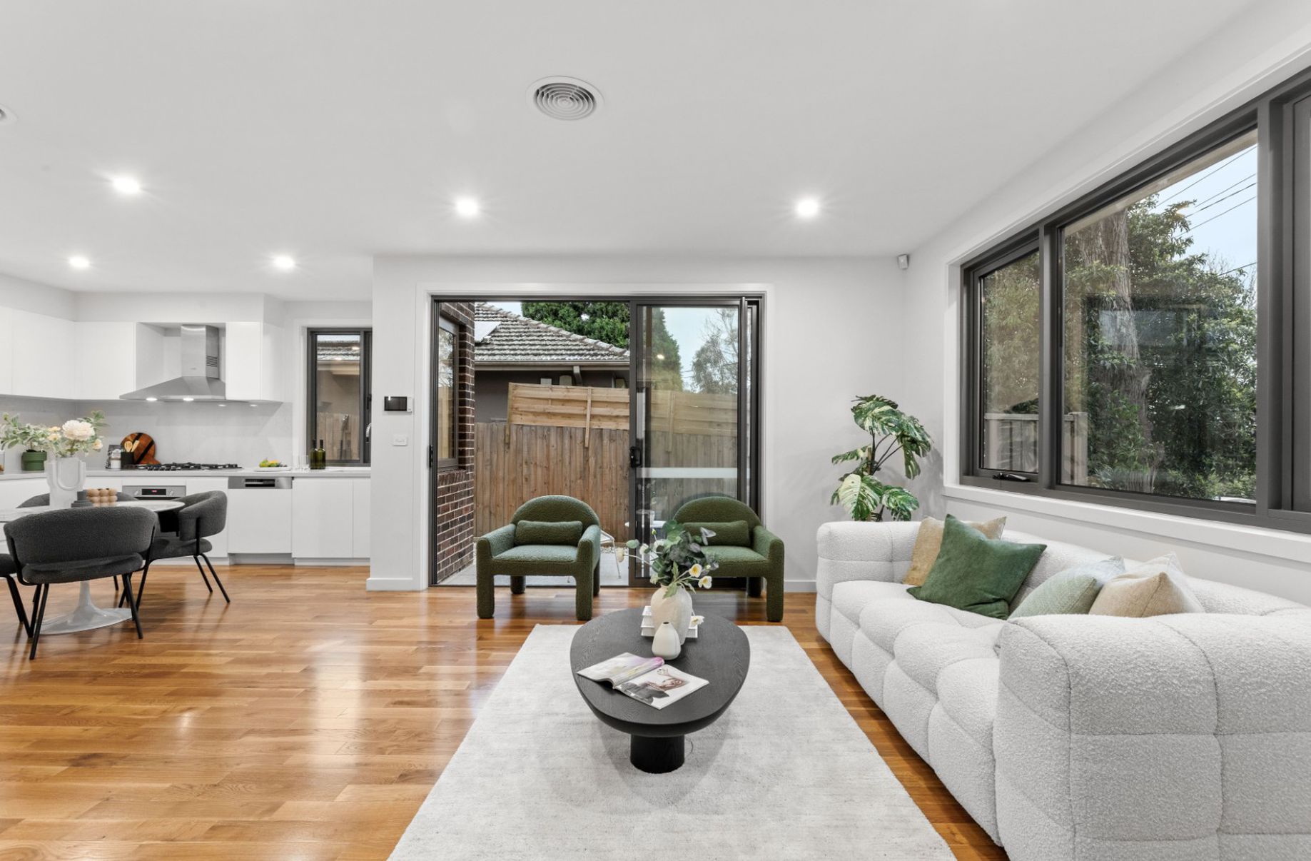 1 / 12 Ascot Street, Doncaster East