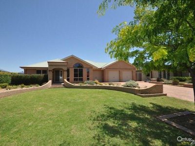 11 Nepean Place, Dubbo
